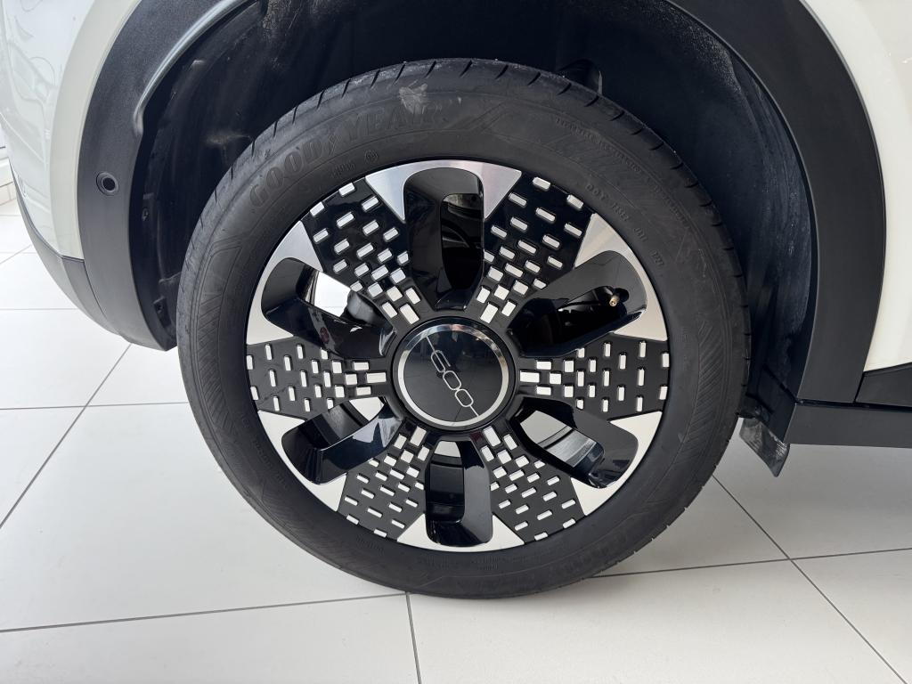 FIAT 600 1.2 HYBRID 100 CH LA PRIMA